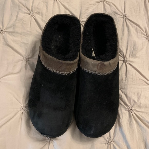 merrell black suede clogs